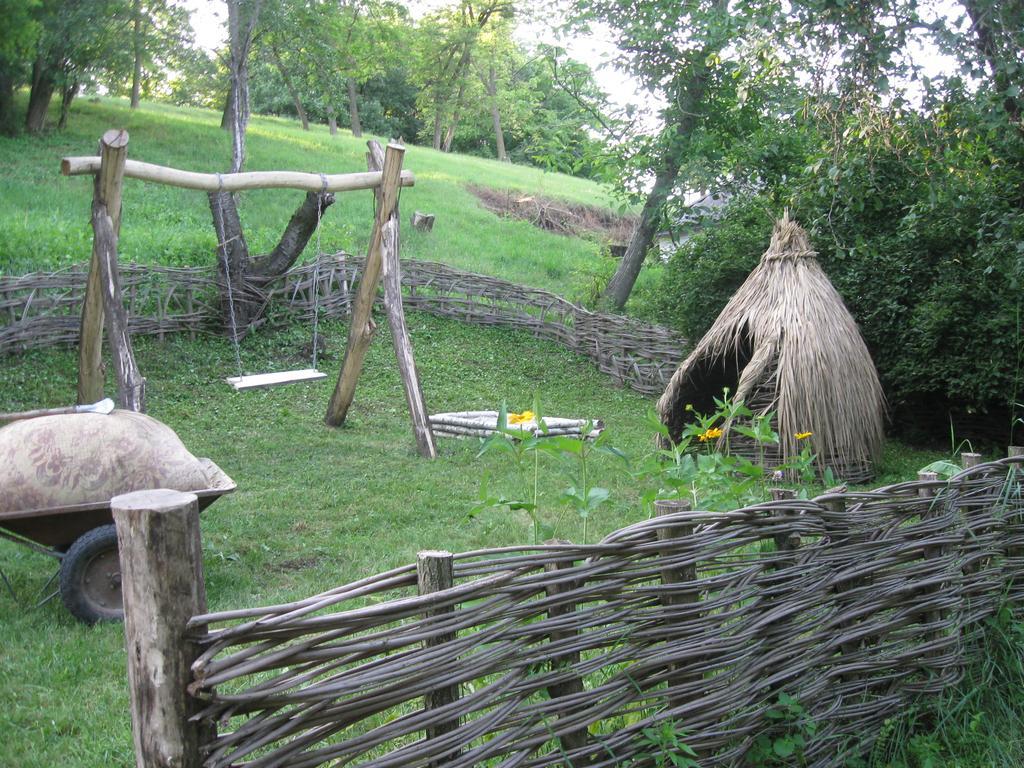 Pensjonat Maliovnytsya Dybintsy Zewnętrze zdjęcie